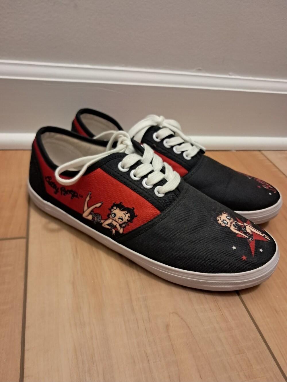 The Bradford Exchange Sneakers Women's 8.5 Betty Boop Movie Star Canvas Shimmer